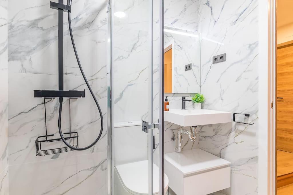 Apartamento Reformado Y Tranquilo Junto A Gran Via 마드리드 외부 사진