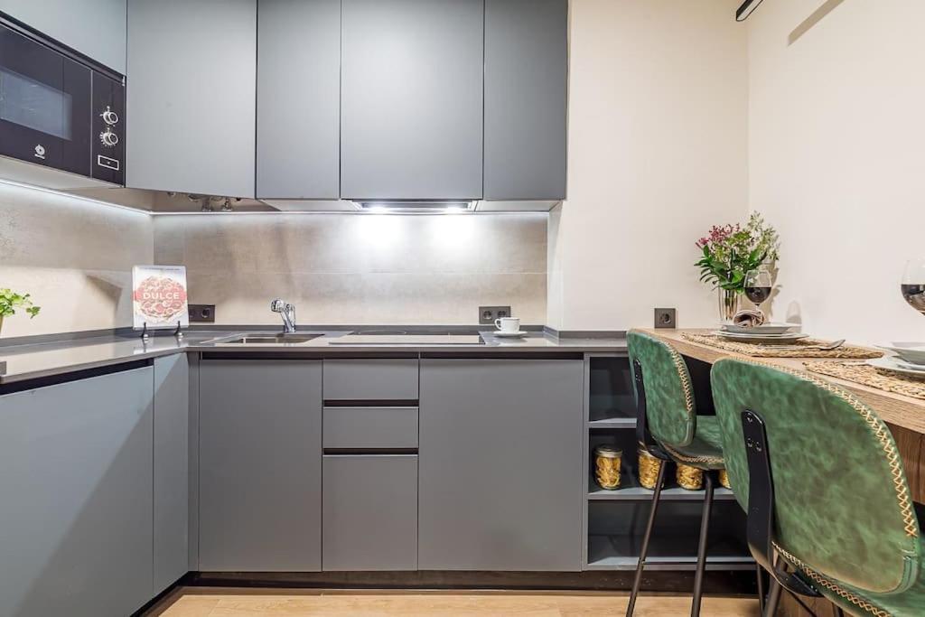 Apartamento Reformado Y Tranquilo Junto A Gran Via 마드리드 외부 사진
